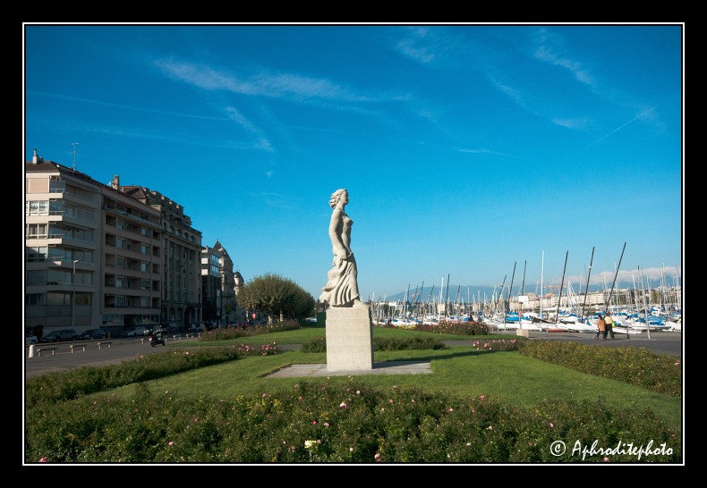 100 La statue La Brise sur le quai Gustave Ador